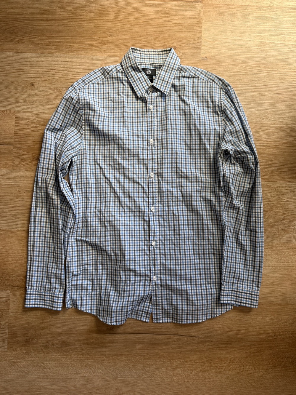 H&M Men's Light Blue and White Checked Button-Down Dress Shirt